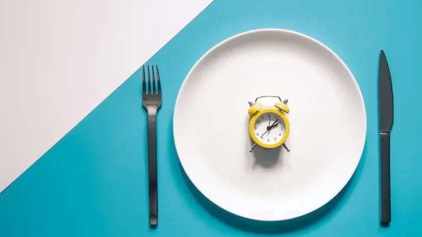 ¿Puede el ayuno intermitente mejorar el rendimiento mental? Esto dice un nuevo estudio