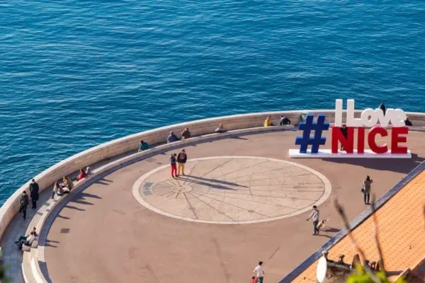 Tribunal suspende orden de alcalde de restringir cruceros cerca de Niza