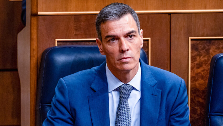 Detienen a dos personas por filtrar datos personales de miembros del Gobierno de España