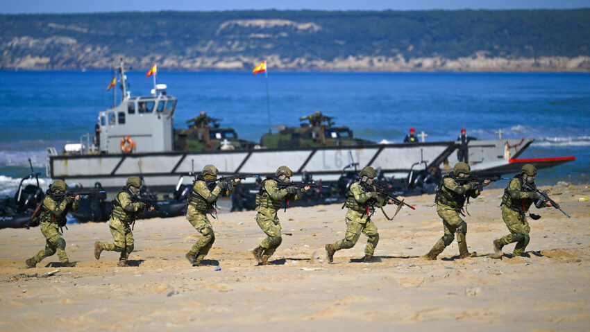 España eleva su inversión en seguridad, aunque todavía está por debajo de lo pactado.