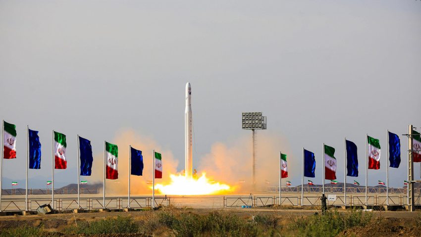Irán realiza prueba exitosa de su portador de satélites Qased