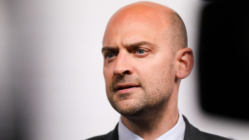 El canciller de Francia declaró que incluso después del fin del conflicto los aliados seguirán suministrando armas a Kiev y entrenando a sus soldados.