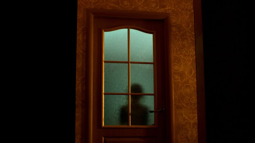 Ocultó el cuerpo de su madre muerta durante 10 años por un insólito motivo