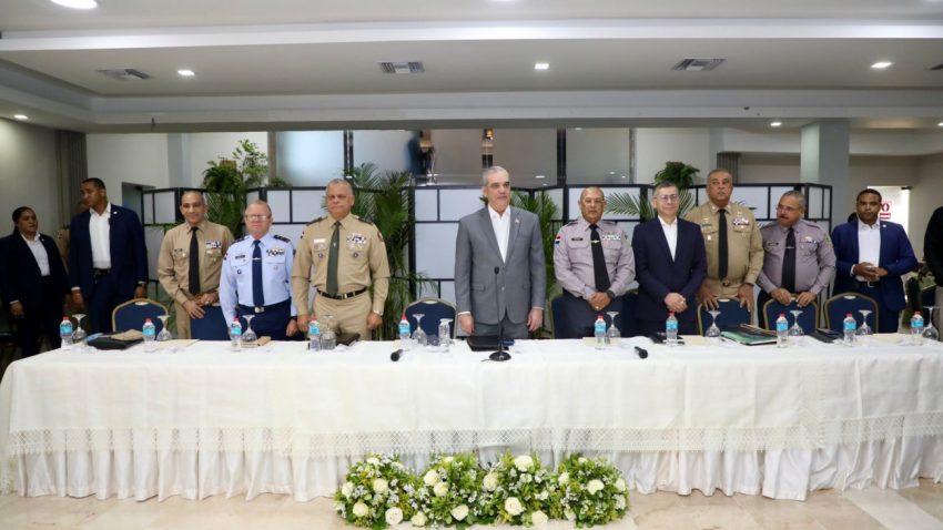 Presidente Abinader encabeza reunión seguimiento al Plan de Seguridad Ciudadana