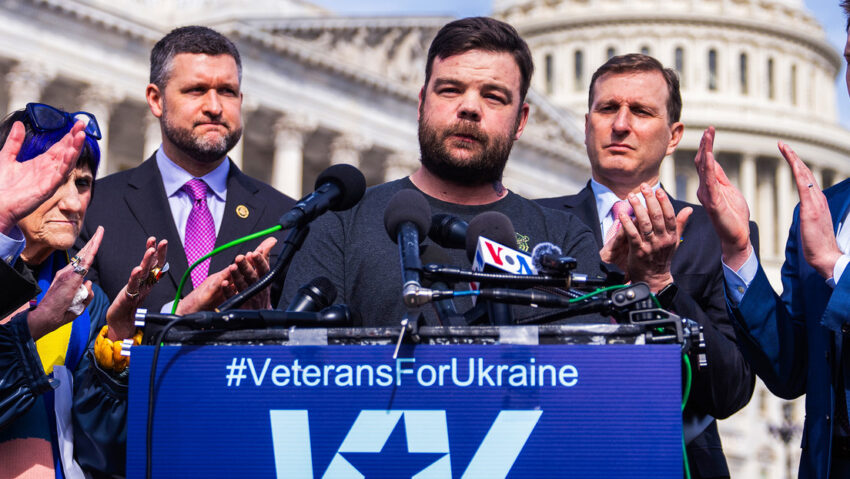 Rusia incluye en la lista de terroristas a líder de un grupo de mercenarios occidentales en Ucrania