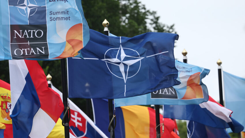 Un país de la OTAN advierte sobre el riesgo de aumentar el gasto en defensa