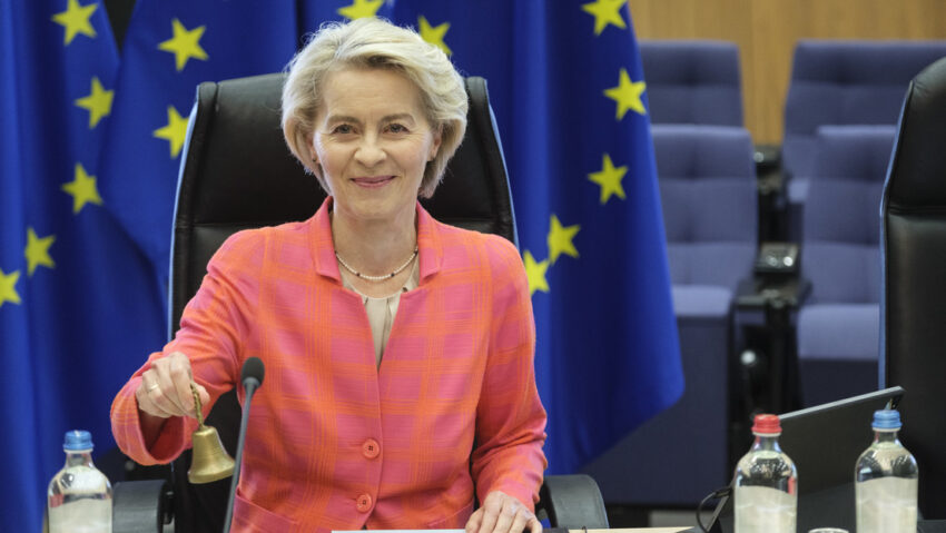 Ursula von der Leyen sobrevive a la moción de censura