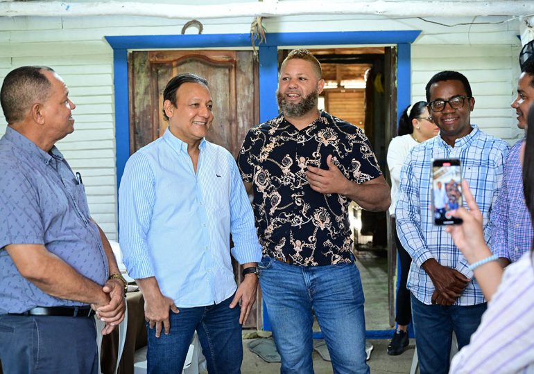 Abel Martínez llama a redoblar el trabajo político y comunitario para sacar al país de la calamidad que vive