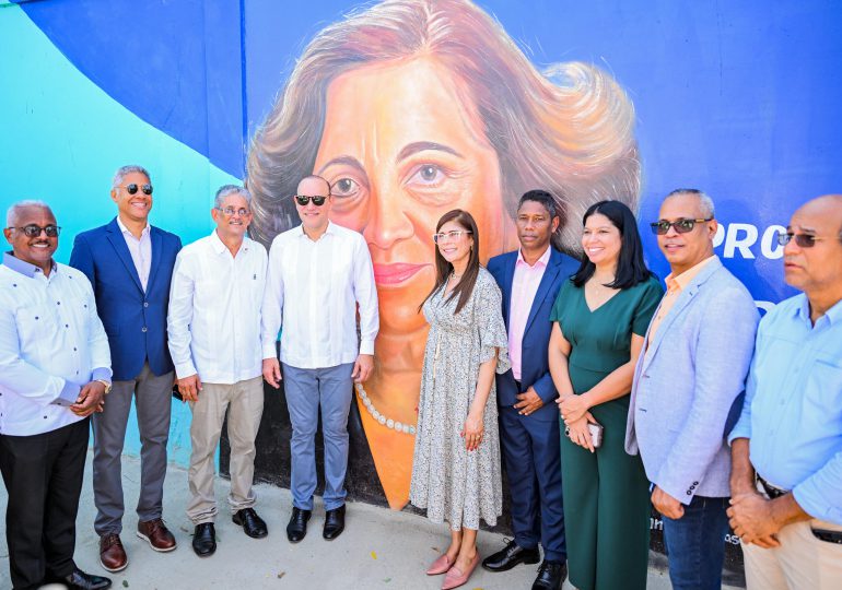 Alcaldía de Santiago inaugura el “Paseo de los Maestros” y devela mural en tributo a educadores