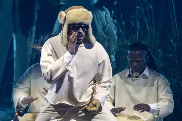 Con orgullo boricua: Bad Bunny inicia residencia de 30 conciertos en Puerto Rico