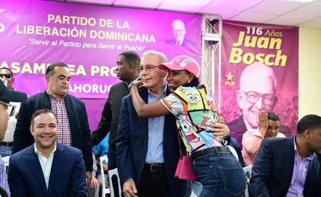 "A buscar el poder en las calles"; Danilo Medina encabeza masiva asamblea del PLD en Bahoruco