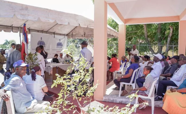 Desarrollo de la Comunidad inaugura parque en Sabana Larga, Elías Piña