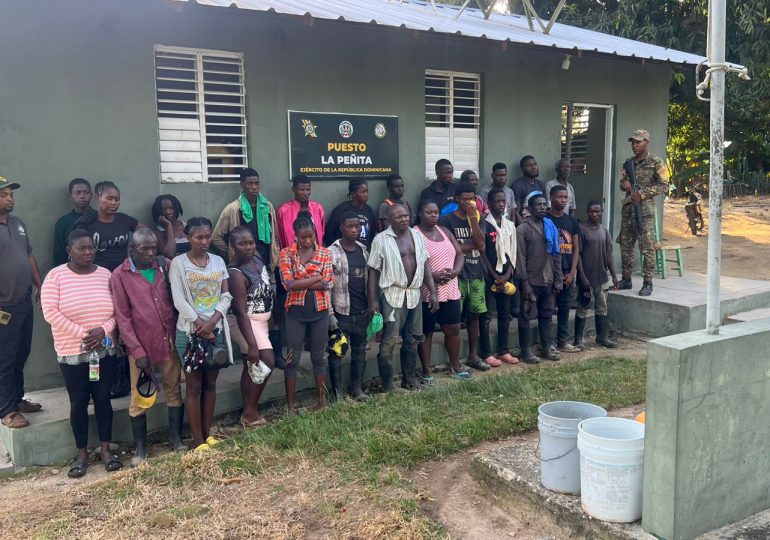 Apresan 35 haitianos indocumentados en zonas rurales de Montecristi y Dajabón
