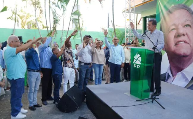Leonel juramenta en la Fuerza del Pueblo un regidor, un vocal, varios presidentes de intermedios y más dirigentes del PLD