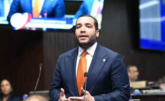 Diputado Charlie Mariotti advierte a Obras Públicas que está prohibido tocar el Jardín Botánico Nacional