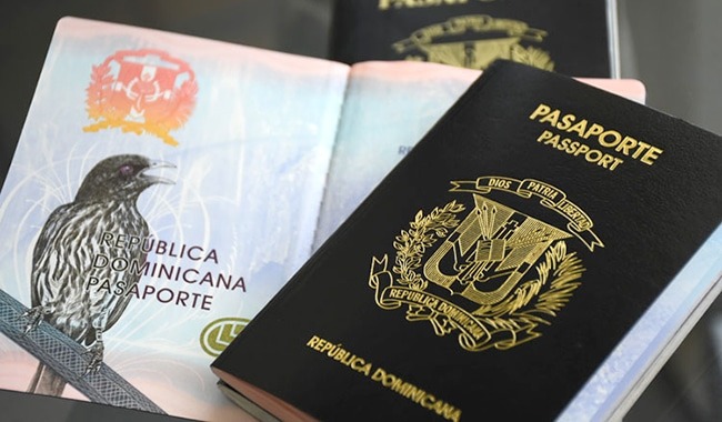 Pasaporte dominicano escala nueve posiciones y permite viajar a 70 países sin visa