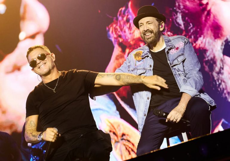 Alejandro Sanz sorprende al público durante concierto de Juan Luis Guerra en España