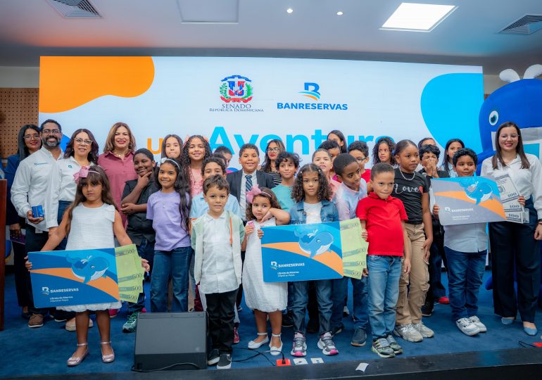 Senado imparte charla “Aventura Financiera” a los hijos de colaboradores