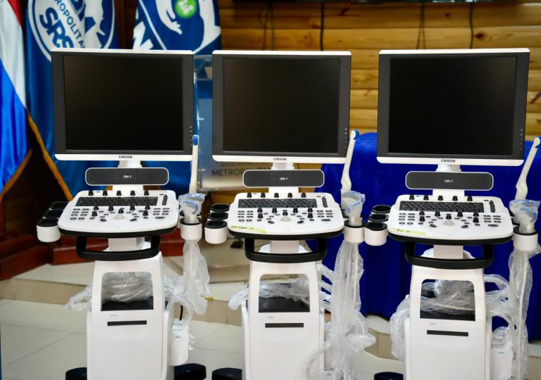Servicio Nacional de Salud entrega sonógrafos a nueve centros de salud