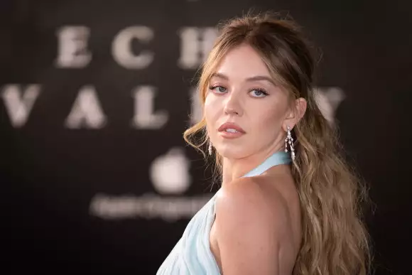 Sydney Sweeney lanzará su propia marca de lencería con 'apoyo' de Jeff Bezos