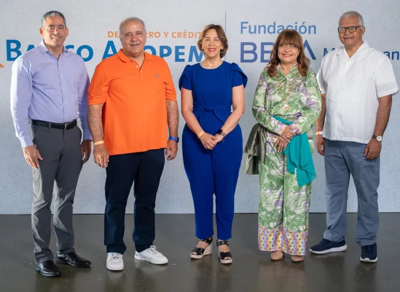 Banco Adopem reconoce a sus colaboradores más sobresalientes