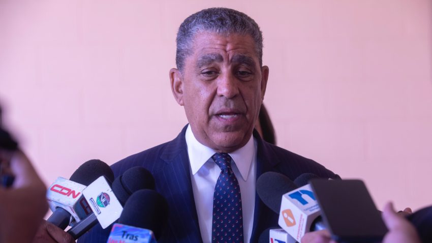 Adriano Espaillat apoya nominada para embajadora EU en RD