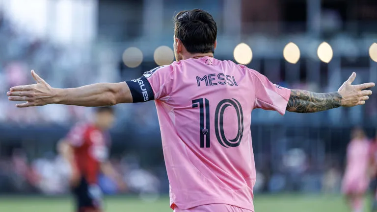 GUARDAESPALDAS DE MESSI EMPUJA A JUGADOR DE ATLAS TRAS FINAL TENSO EN LA LEAGUES CUP