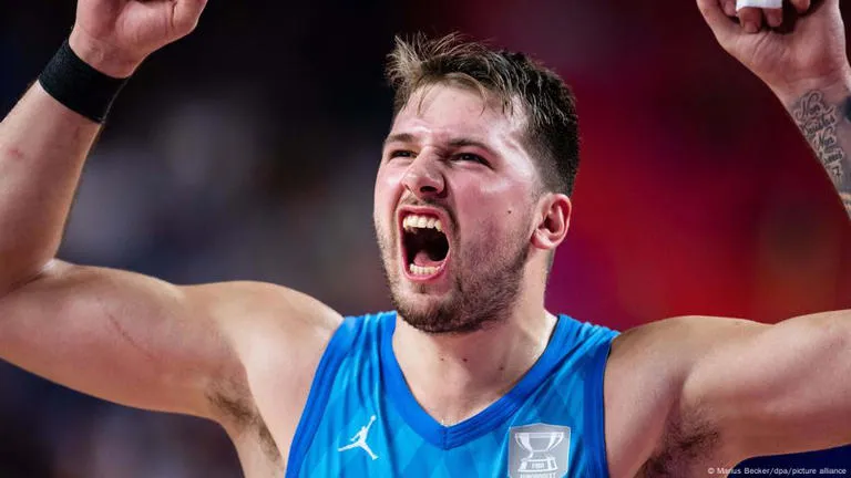 LUKA DONCIC FIRMA EXTENSIÓN HISTÓRICA DE CONTRATO CON LOS LAKERS