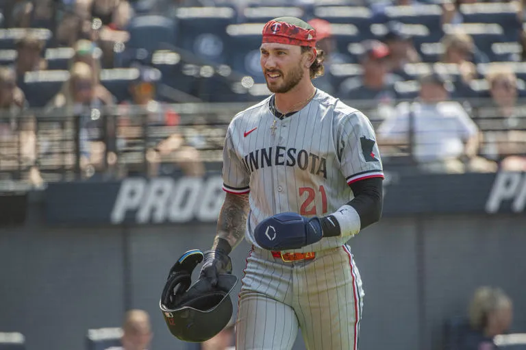 MELLIZOS ANOTAN CUATRO CARRERAS EN LA PRIMERA ENTRADA Y DERROTAN 5-4 A LOS GUARDIANES