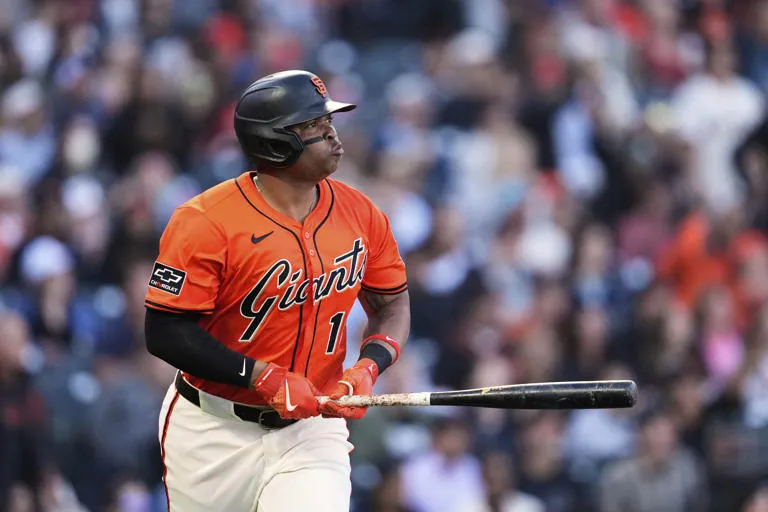 Devers madruga con un jonrón y los Gigantes blanquean 5–0 a los Nacionales