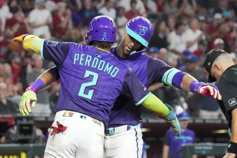 Mets destrozan a los Braves 9-2 con seis jonrones y sólida apertura de Clay Holmes