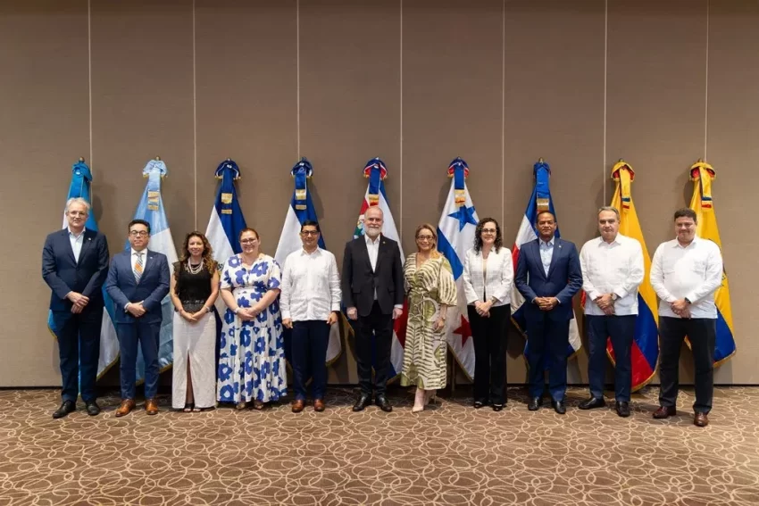 Reguladores de bancos acuerdan cooperar datos