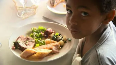 PALABRA DE DIOS DOMINGO DE LECTURA :Cuando des un banquete, invita a los pobres, a los lisiados, a los cojos y a los ciegos; y así serás dichoso.