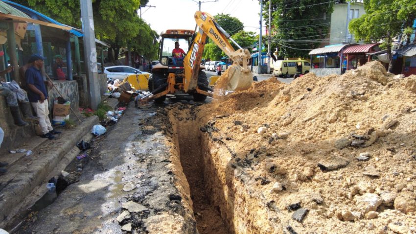 Caasd está llevando a cabo la expansión de la red de drenaje en comunidades del Distrito Nacional.