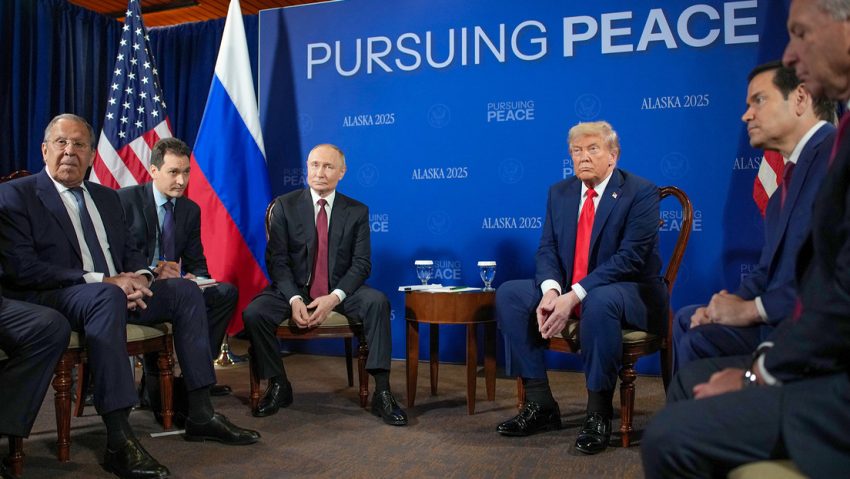 Comienza la histórica reunión de Putin y Trump en Alaska