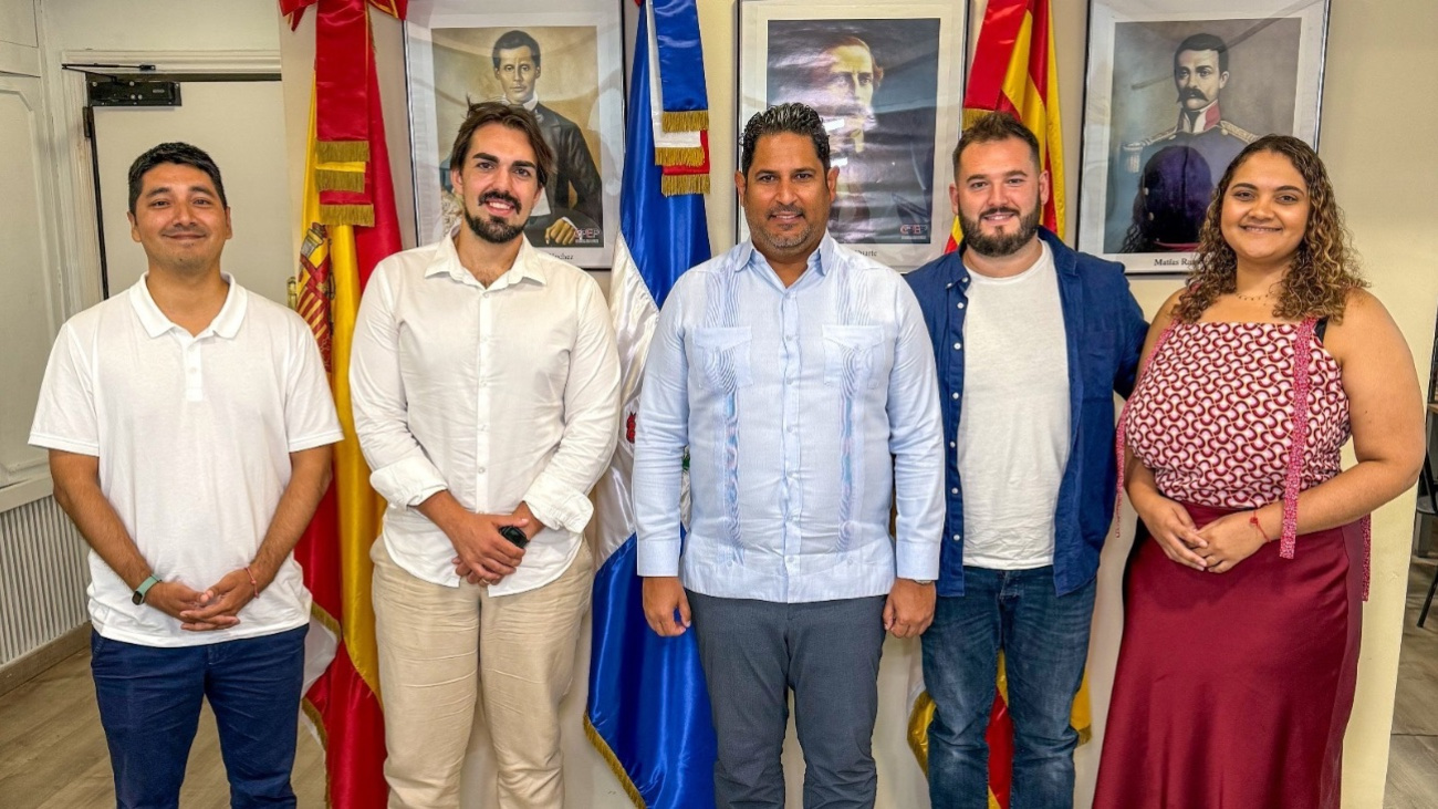 Consulado de RD en Barcelona firma acuerdo para capacitar a dominicanos en emprendimiento y liderazgo