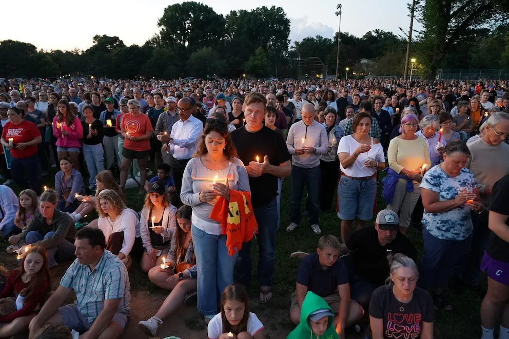 Minneapolis se une en vigilias tras el trágico tiroteo en escuela católica que dejó dos niños muertos y numerosos heridos