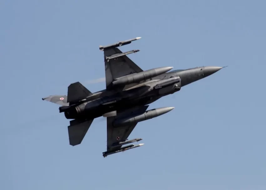 Aviones de combate de EE.UU. interceptan un avión ruso de vigilancia cerca de Alaska por tercera vez en la semana