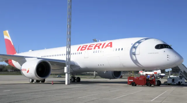 Iberia en América: sube pasaje vip y baja el barato con menos aviones