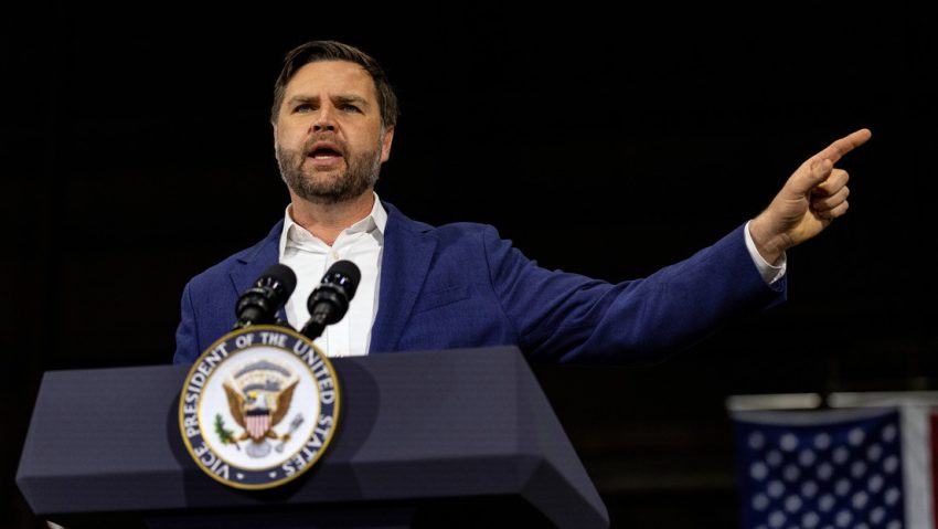 Llamada de J. D. Vance al que fue el compañero más cercano de Trump