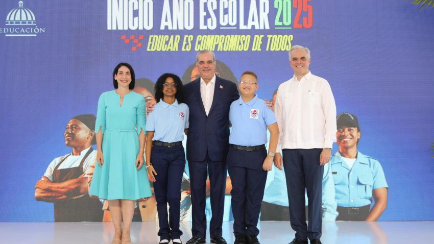 Presidente Abinader llama a los padres a acompañar y motivar a sus hijos en el nuevo año escolar 2025-2026