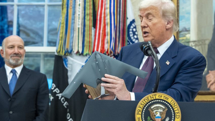 Trump amenaza a Irán con nuevos ataques