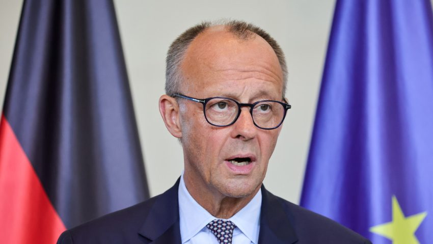 UE "no debería sobreestimarse": Merz indica quién cumple rol decisivo en solución de la crisis ucraniana