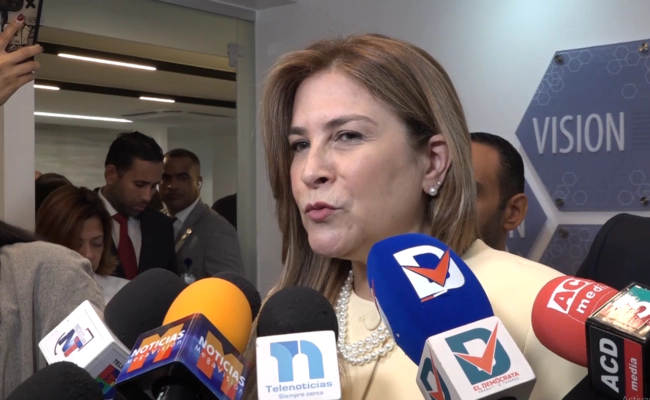 Carolina Mejía respalda cambios en el tren gubernamental y llama a la conciliación en la política