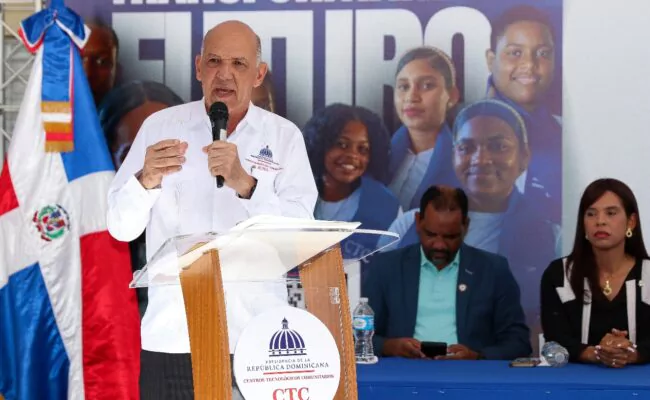 Centros Tecnológicos Comunitarios impulsan la formación digital de 150 jóvenes en Santo Domingo Norte