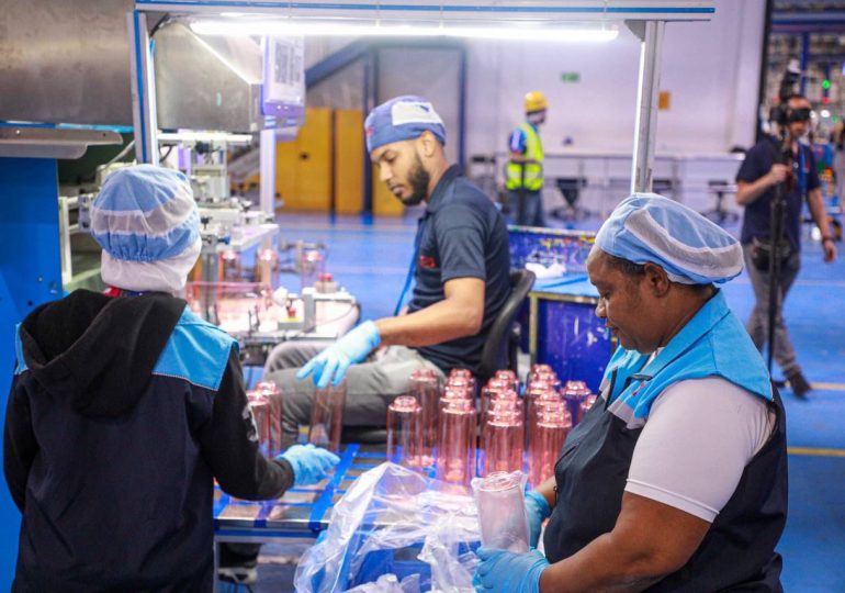 Los sectores industria y comercio de República Dominicana impulsan la creación del empleo formal