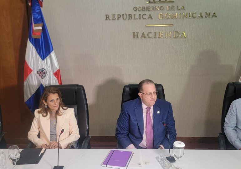 Ministro de Hacienda y Economía se reúne con cúpula empresarial para tratar temas fiscales