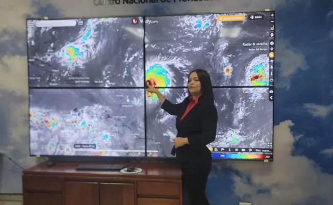 Indomet vigila onda tropical en aguas del Atlántico; pronostica continuación de temperaturas calurosas