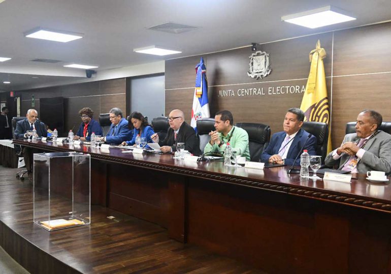 Junta Central Electoral da apertura a sobre B y da a conocer propuesta de oferente para emisión de la nueva cédula