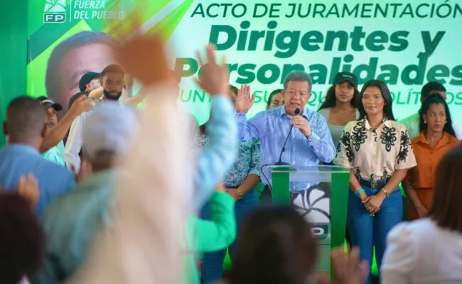 Este sábado en La Vega, Leonel Fernández continuará con su agenda de juramentaciones; militantes perremeístas y peledeístas levantarán su mano derecha
